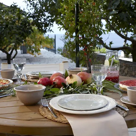 Avra Private Apartament *