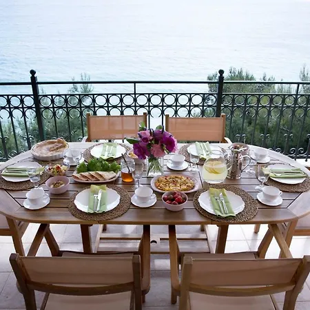 Apartament Avra Private