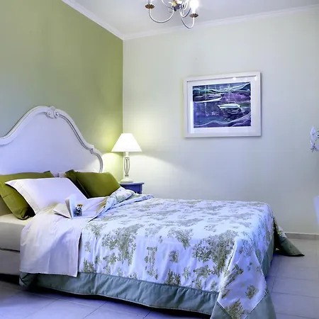 Avra Private Apartmán