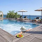 Avra Private شقة *