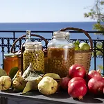 Avra Private لاسي