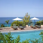 Avra Private * لاسي