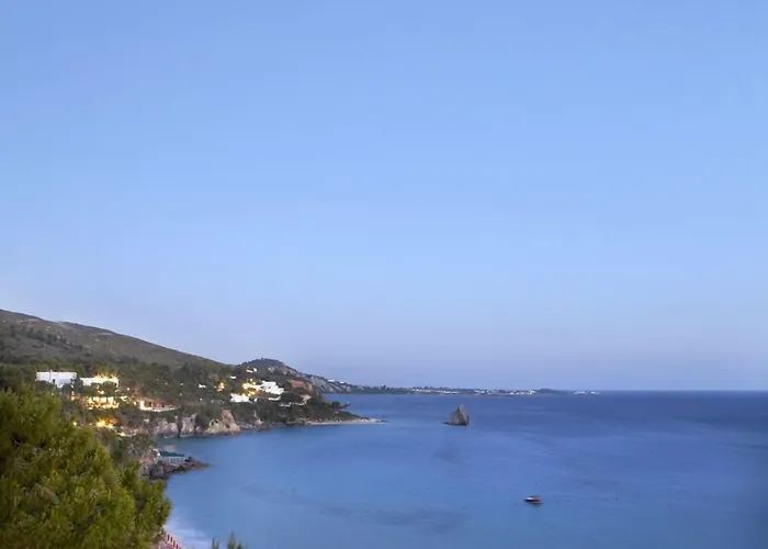 Avra Private * Λάσση